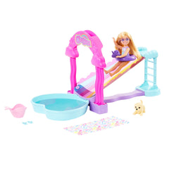 Barbie Chelsea Coffret de Jeu Glissade D’Eau Arc-en-Ciel