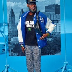 Barbie Poupée Lebron James Kenbassadors Avec Accessoires